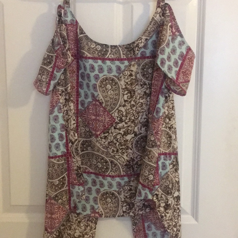 Design Lab Cold Shoulder Top, Size XS - Picture 5 of 5